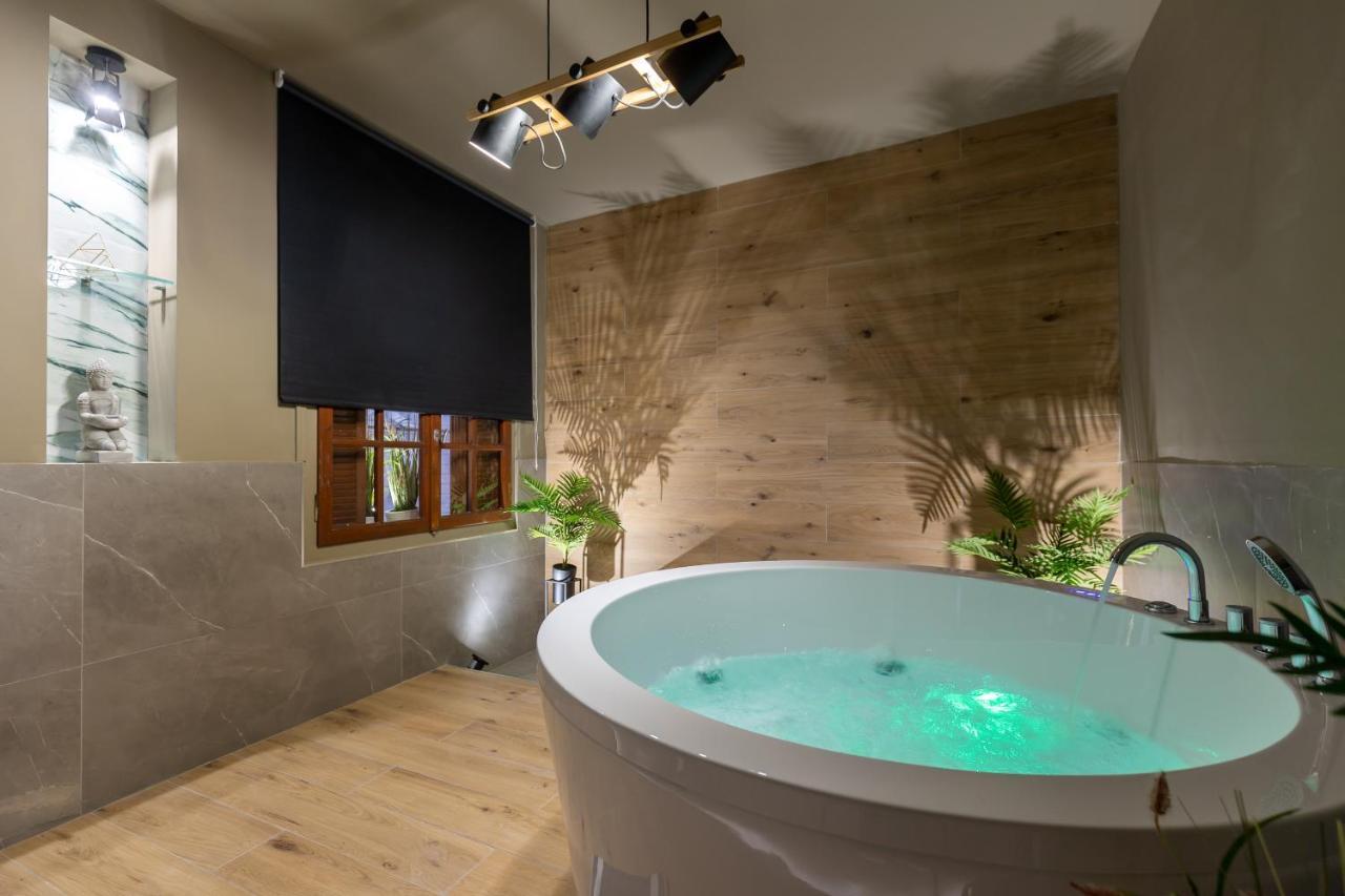 Noho Boutique , Premium Living Dikeou 8 Apartment Атина Екстериор снимка
