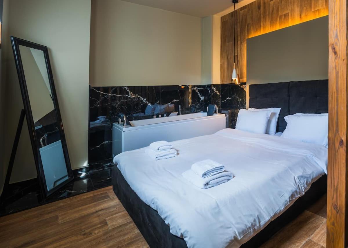 Noho Boutique , Premium Living Dikeou 8 Apartment Атина Екстериор снимка